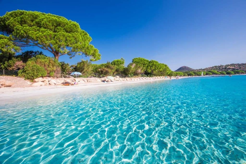 plage santa Giulia - épicerie corse en ligne